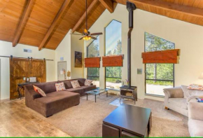 Cody's Comfy Cabin- Near Yosemite